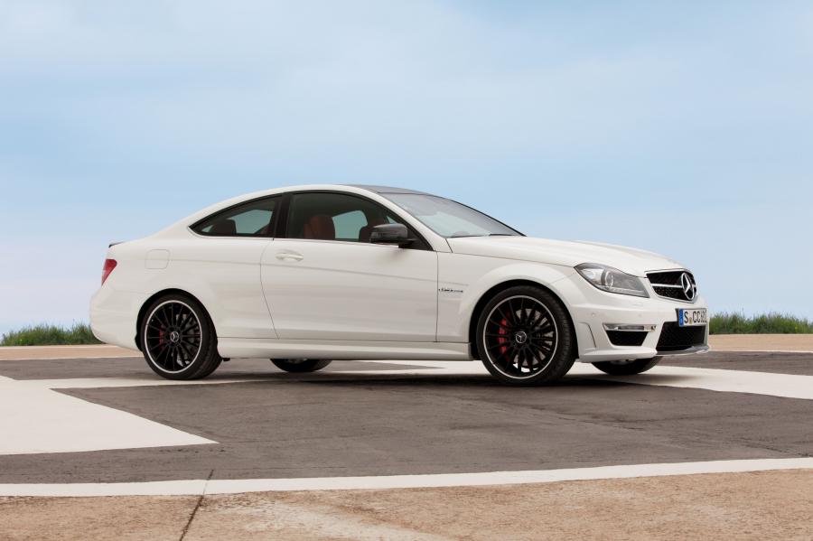  Mercedes-Benz C63 AMG Coupe 2012 года  (фото 11 из 113)